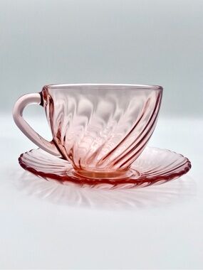 Vintage Arcoroc France Rosaline Pink Swirl Teacup & Saucer - (2 pieces)